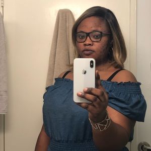 Meet your Posher, Abiola